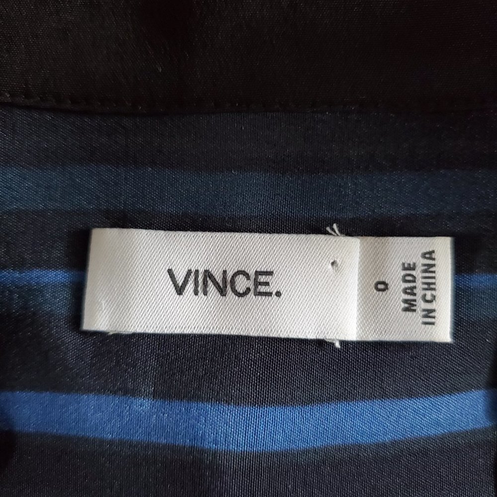 Vince Tie Dye Blue Silk Popover Blouse Size 0 EUC - Picture 9 of 13